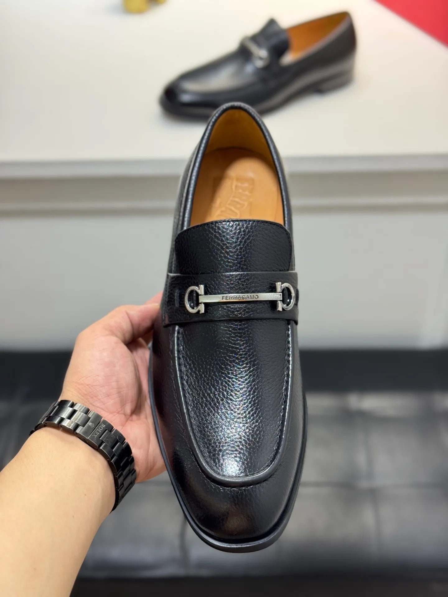 Men's shoes 💰460 Ferragamo [Ferragamo] top imported suit men's shoes 💯Original copy of the official website, product materials: selected imported embossed calfskin + luxury hardware buckle accessories ~ imported water-dyed cow 🐂 leather lining. Strong three-dimensional visual effect, original combination outsole, multiple colors available😘 Size: 39-44 (38.45.46.47 customized YS)